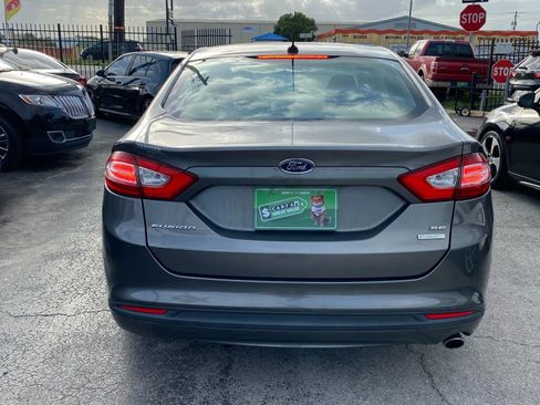 Used 2014 Ford Fusion SE image 5
