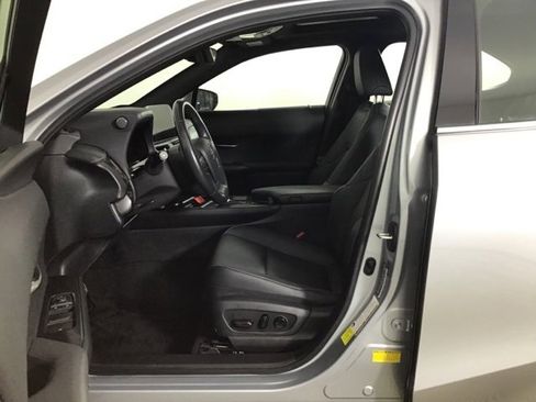 Used 2025 Lexus UX 300h AWD image 9
