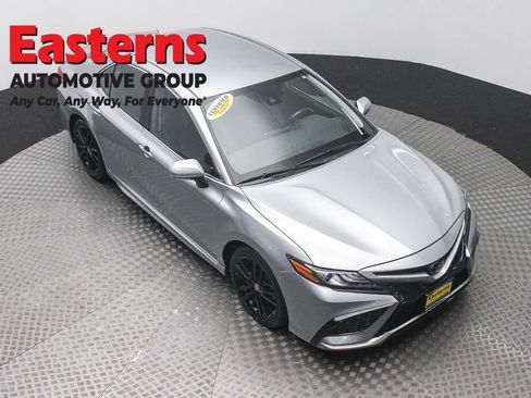 Used 2023 Toyota Camry XSE FWD image 3