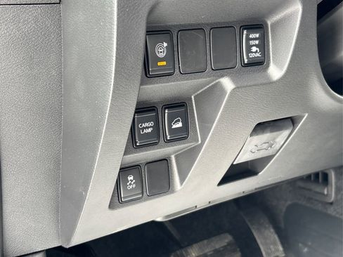 Used 2025 Nissan Frontier SV w/ SV Convenience Package image 30