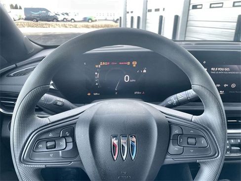 Used 2025 Buick Envista Preferred w/ Advanced Safety Package image 20