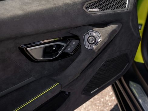 Used 2024 Lamborghini Huracan Sterrato AWD/4WD image 14