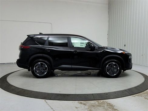 New 2025 Nissan Rogue SV image 8