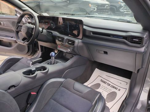 Used 2025 Ford Mustang Dark Horse image 29