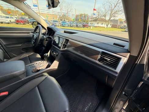 Used 2019 Volkswagen Atlas SE image 34