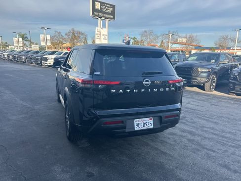 Used 2025 Nissan Pathfinder S image 5