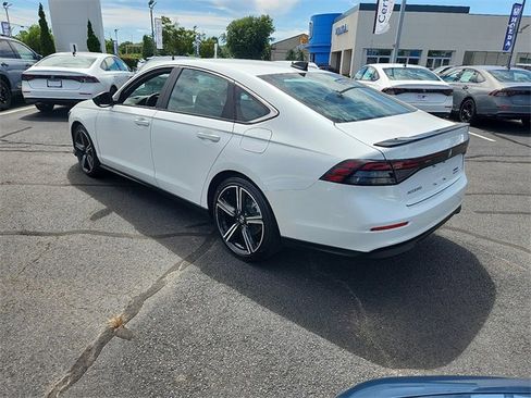 Used 2024 Honda Accord Sport image 4