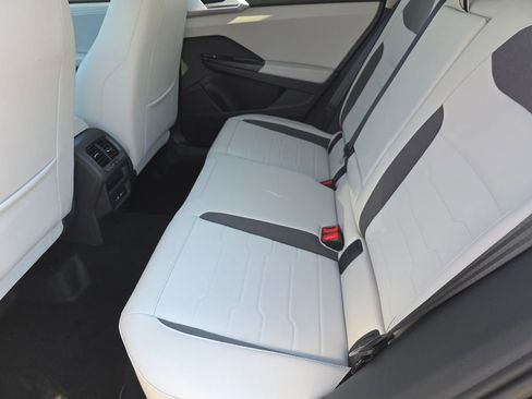 New 2026 Volkswagen Taos SE AWD/4WD image 12