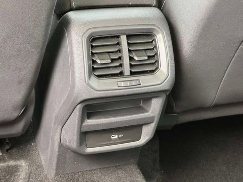 Certified 2024 Volkswagen Taos SE AWD/4WD image 14