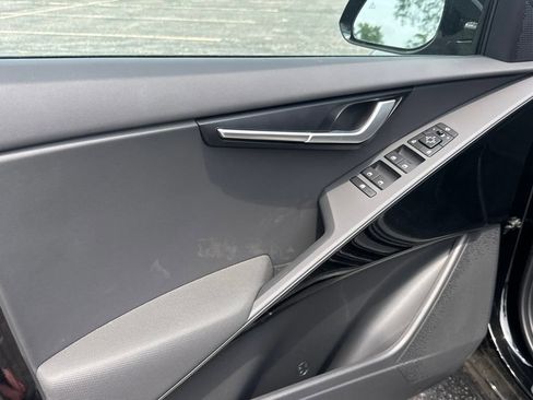 New 2025 Kia Niro EX Touring image 10