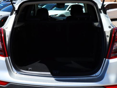 Used 2022 Buick Encore Preferred AWD/4WD image 25