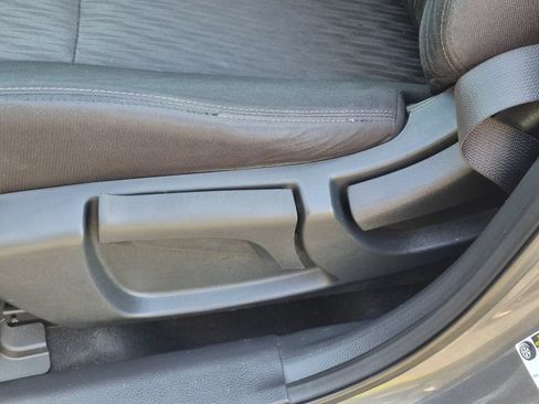 Used 2019 Nissan Rogue S AWD/4WD image 14