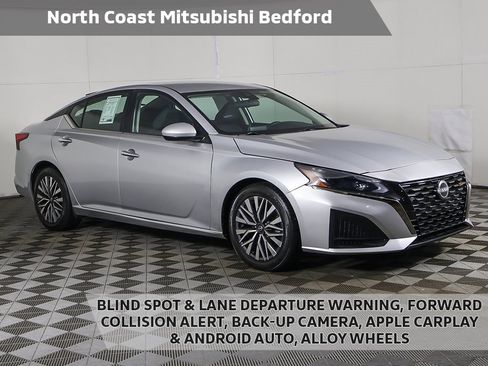 Used 2023 Nissan Altima 2.5 SV image 1