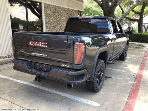Used 2024 GMC Sierra 2500 AT4 w/ AT4 Premium Plus Package AWD/4WD image 5