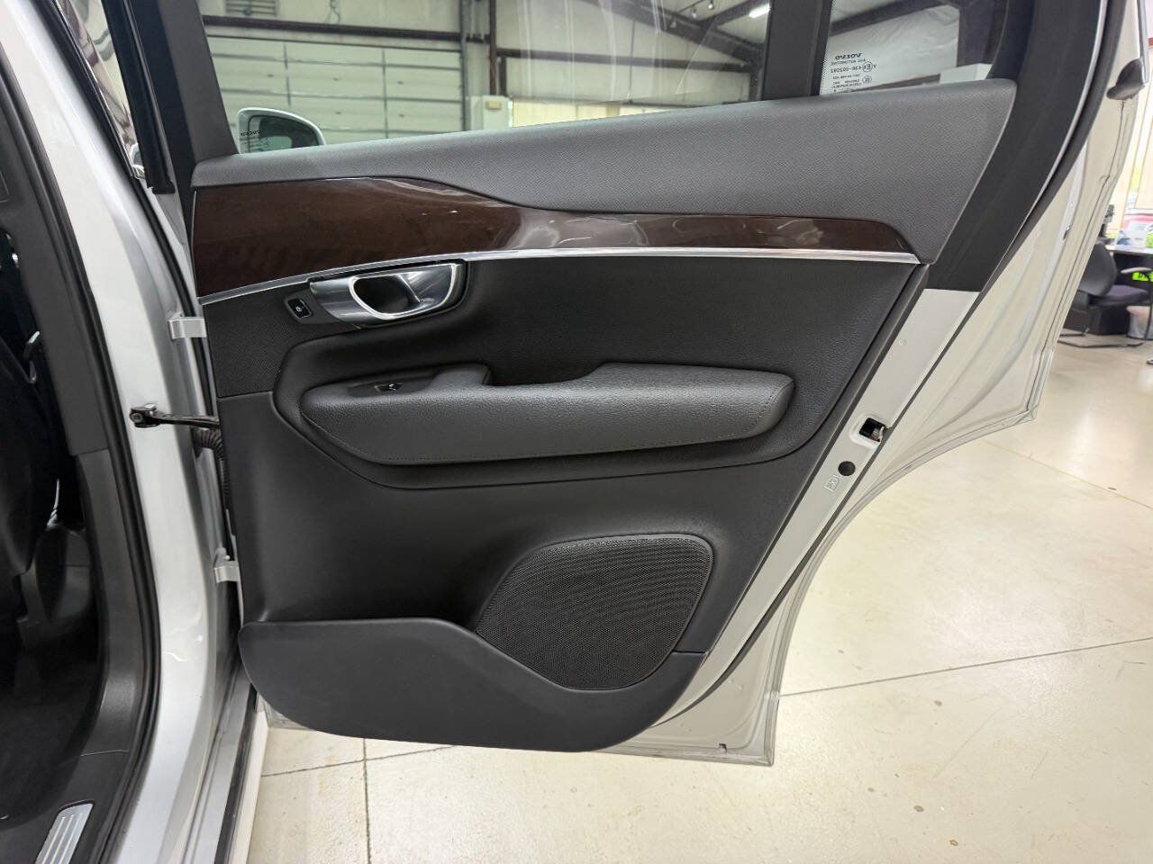 Used 2019 Volvo XC90 T6 Momentum AWD/4WD image 16