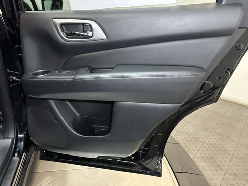 Used 2018 Nissan Pathfinder SL w/ Midnight Edition Package image 34