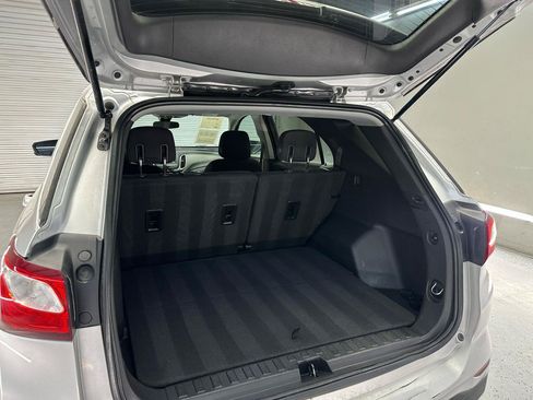 Used 2020 Chevrolet Equinox LS w/ LS Convenience Package FWD image 9