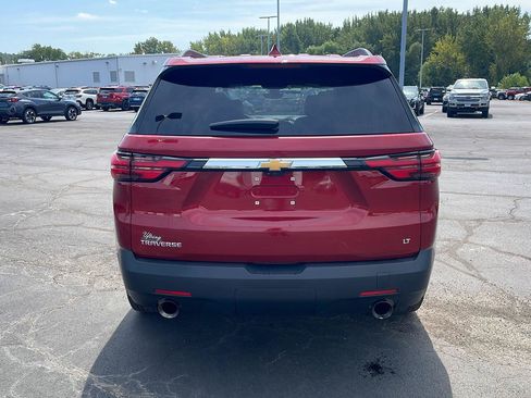 Used 2023 Chevrolet Traverse LT w/ LT Premium Package FWD image 4