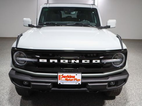 Used 2023 Ford Bronco Outer Banks image 4