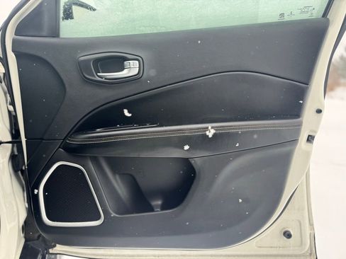 Used 2019 Jeep Compass Latitude w/ Cold Weather Group image 13