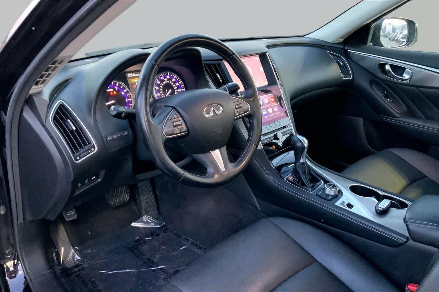 Used 2016 INFINITI Q50 Premium RWD image 16