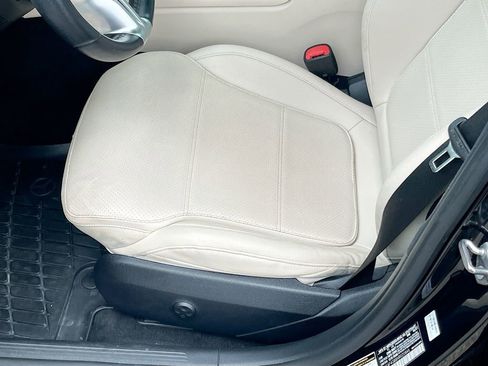 Used 2022 Mercedes-Benz C 300 Sedan image 19