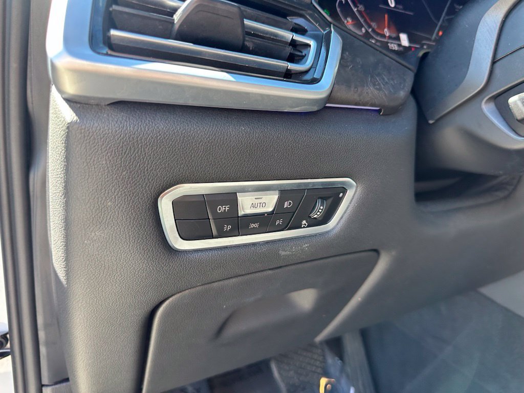 Used 2022 BMW X5 xDrive40i w/ Climate Comfort Package AWD/4WD image 21