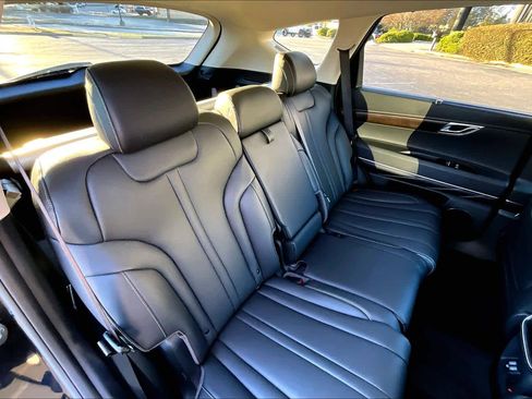 Used 2024 Genesis GV80 2.5T image 19