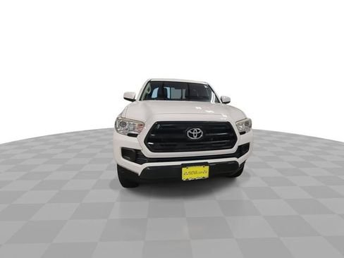 Used 2017 Toyota Tacoma SR RWD image 3