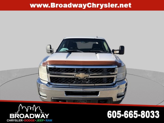 Used 2011 Chevrolet Silverado 2500 LT w/ Interior Plus Package AWD/4WD image 2