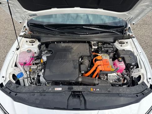 Used 2025 Hyundai Elantra Limited FWD image 21