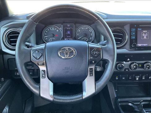 Used 2019 Toyota Tacoma TRD Off-Road image 5