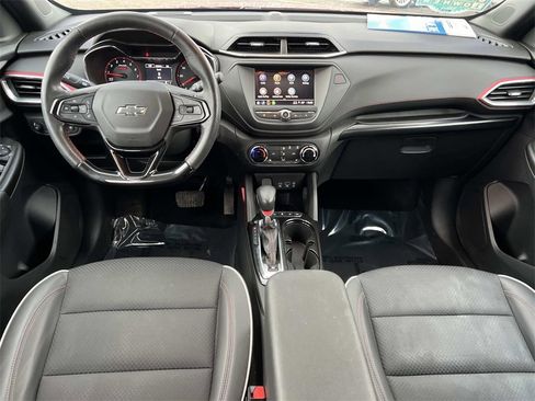Used 2023 Chevrolet TrailBlazer RS image 3