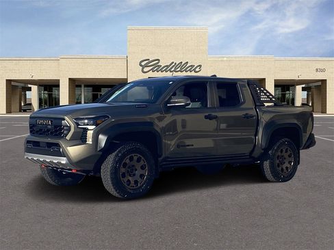 Used 2025 Toyota Tacoma TRD Sport image 33