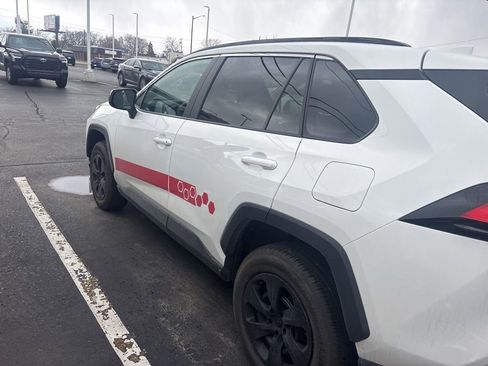 Used 2021 Toyota RAV4 LE image 6