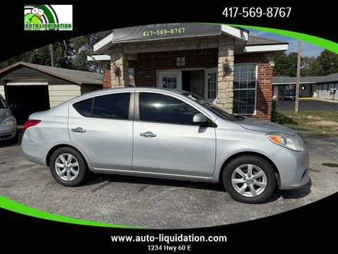 Used 2012 Nissan Versa SL image 1