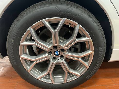 Used 2019 BMW X7 xDrive40i w/ Premium Package AWD/4WD image 15