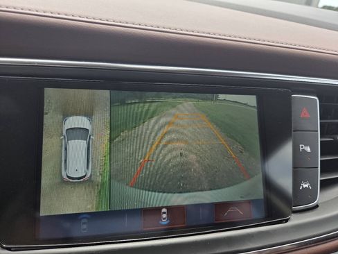Used 2018 Buick Enclave Avenir FWD image 11