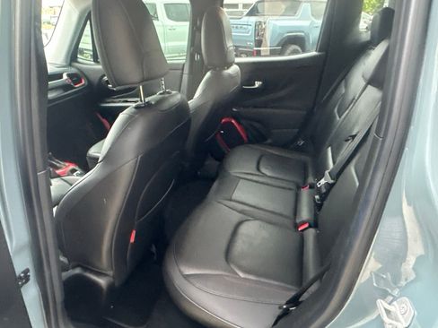 Used 2016 Jeep Renegade Trailhawk w/ Premium Trailhawk Package AWD/4WD image 20