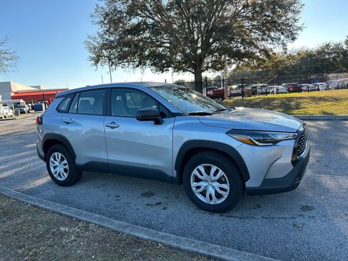 Used 2024 Toyota Corolla Cross L image 7