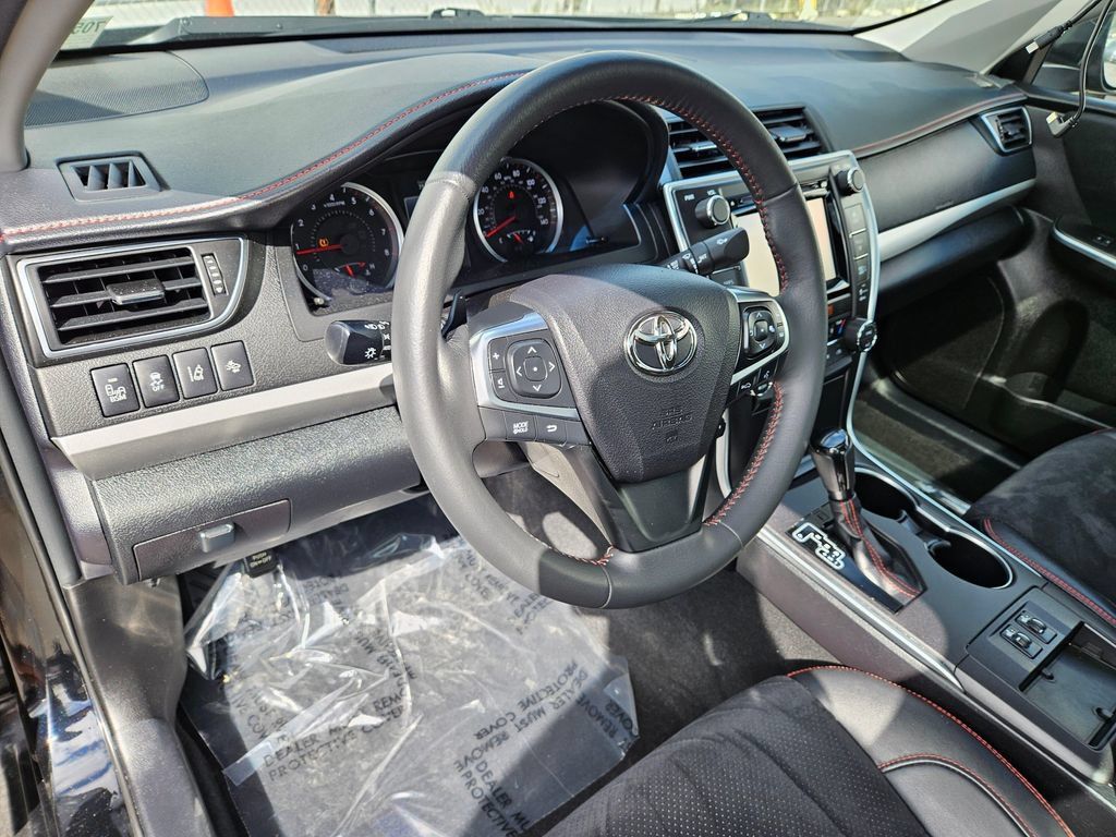 Used 2016 Toyota Camry XSE w/ Advanced Technology Package FWD image 24