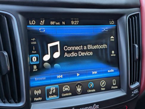 Used 2017 Maserati Levante S AWD/4WD image 31