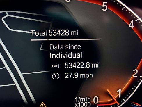 Used 2022 BMW 750i xDrive w/ Luxury Rear Seating Package image 25