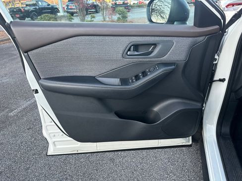 Certified 2021 Nissan Rogue S image 10