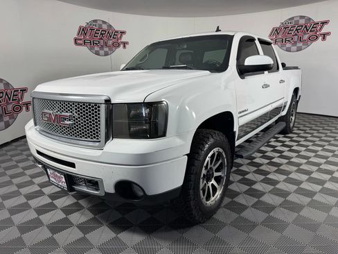 Used 2011 GMC Sierra 1500 Denali image 3