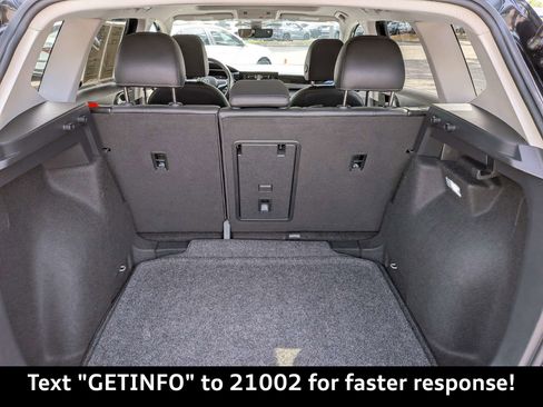 Used 2025 Volkswagen Taos SE FWD image 15