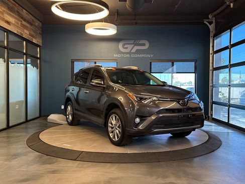 Used 2018 Toyota RAV4 Limited w/ Advanced Technology Package FWD image 1