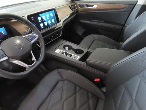 New 2026 Volkswagen Atlas SE image 21