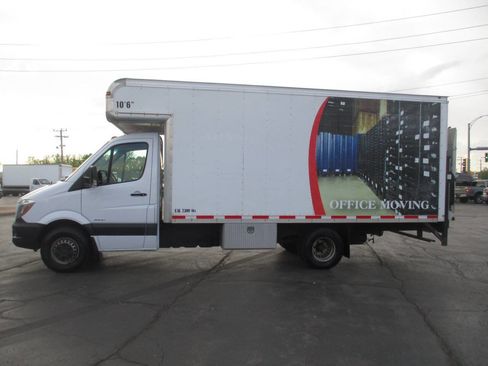 Used 2016 Freightliner Sprinter 3500 RWD image 2