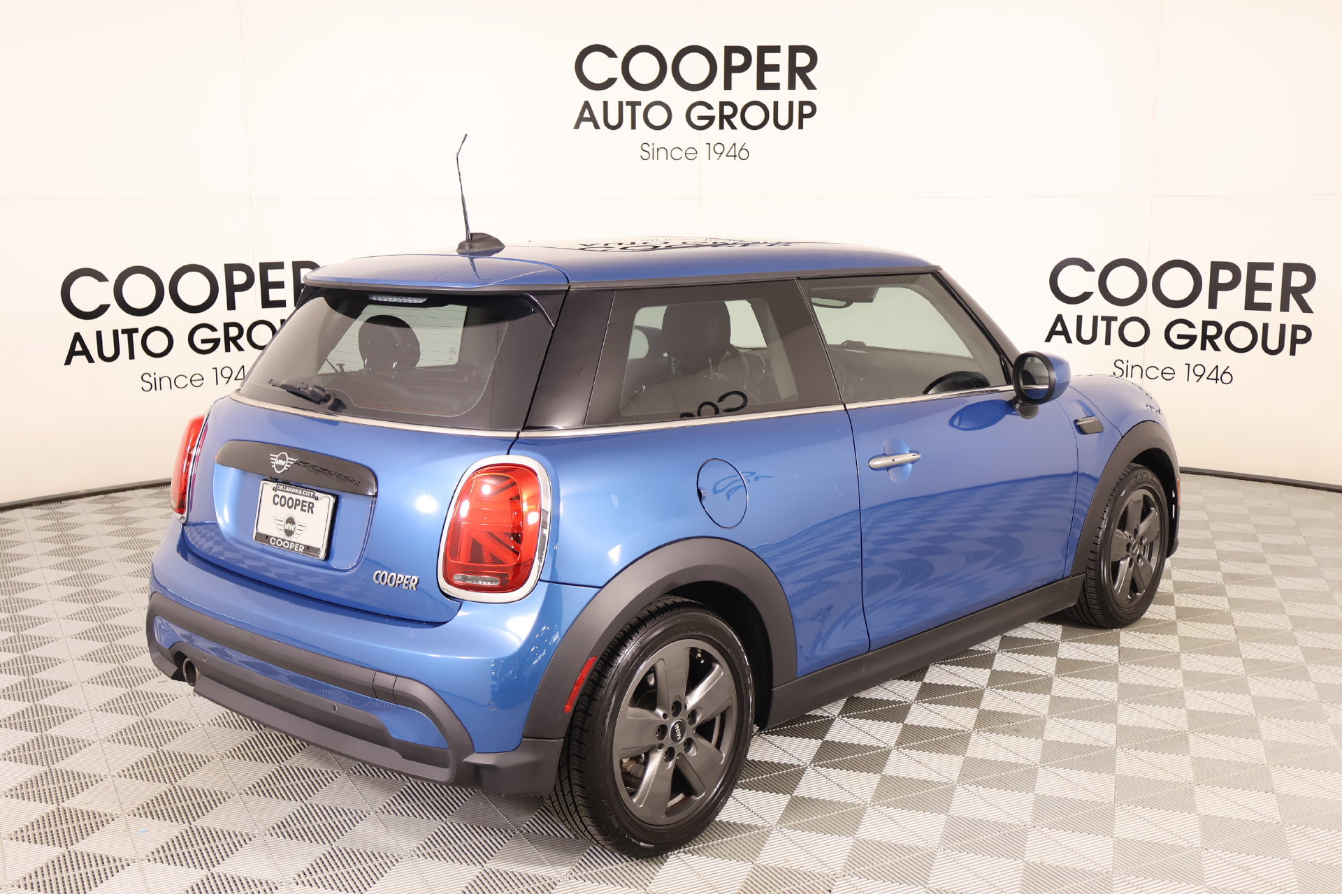 Certified 2023 MINI Cooper 2-Door Hardtop FWD image 20